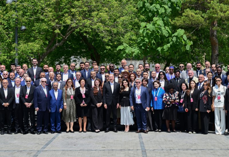 Prezident İlham Əliyev IV Şuşa Qlobal Media Forumunun açılış mərasimindən sonra tədbir iştirakçıları ilə görüşüb (VİDEO)