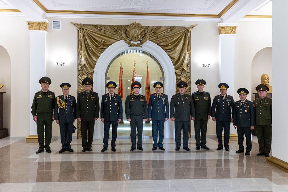 Azərbaycan Ordusunun Baş Qərargah rəisi Belarusda rəsmi səfərdədir (FOTO)