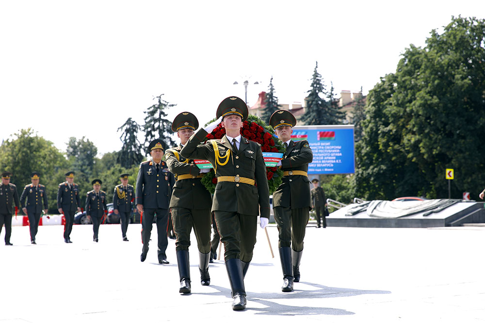 Azərbaycan Ordusunun Baş Qərargah rəisi Belarusda rəsmi səfərdədir (FOTO)