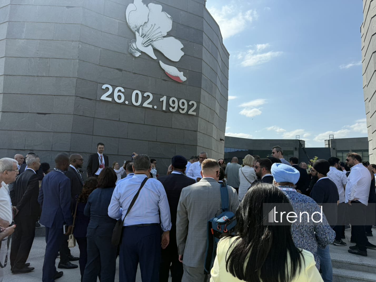 IV Şuşa Qlobal Media Forumunun iştirakçıları Xocalı Soyqırımı Memorialını ziyarət ediblər (FOTO)
