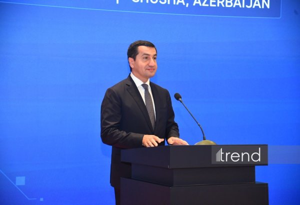 Hikmət Hacıyev etimadın bərpası və dezinformasiya ilə mübarizədə medianın oynadığı rol haqda danışıb