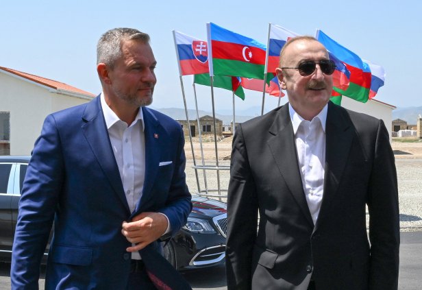 Prezident İlham Əliyev və Slovakiya Prezidenti Peter Pelleqrini Ağdamın Baş Qərvənd kəndində görülən işlərlə tanış olublar (FOTO/VİDEO)