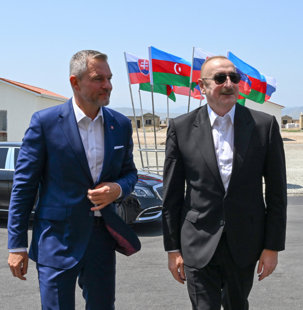Prezident İlham Əliyev və Slovakiya Prezidenti Peter Pelleqrini Ağdamın Baş Qərvənd kəndində görülən işlərlə tanış olublar (FOTO)