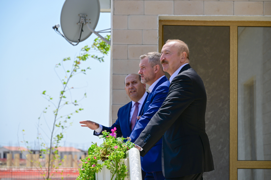 Prezident İlham Əliyev və Slovakiya Prezidenti Peter Pelleqrini Ağdamın Baş Qərvənd kəndində görülən işlərlə tanış olublar (FOTO)
