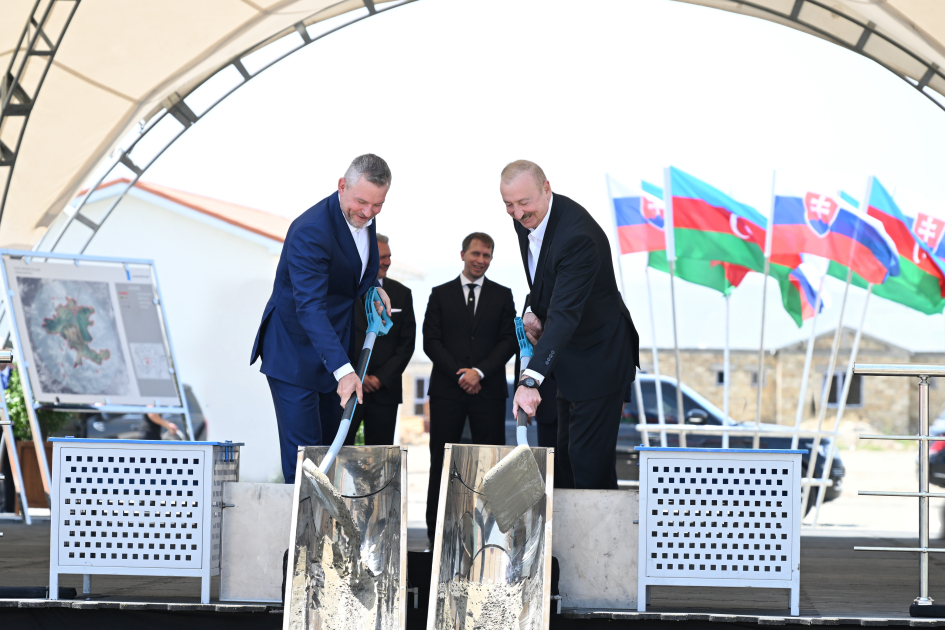 Prezident İlham Əliyev və Slovakiya Prezidenti Peter Pelleqrini Ağdamın Baş Qərvənd kəndində görülən işlərlə tanış olublar (FOTO)