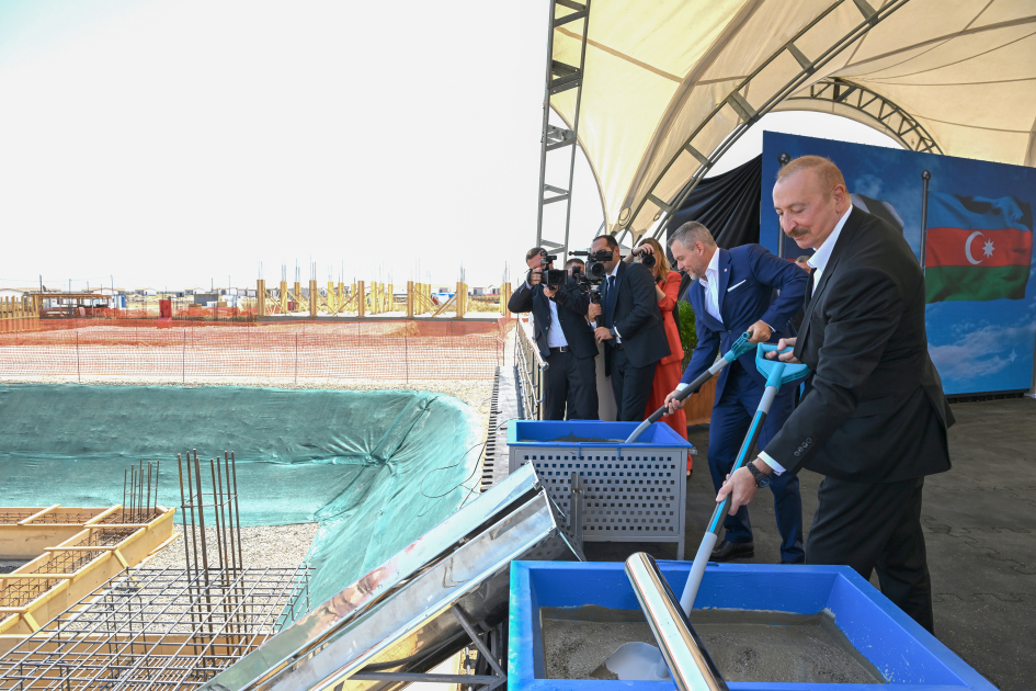 Prezident İlham Əliyev və Slovakiya Prezidenti Peter Pelleqrini Ağdamın Baş Qərvənd kəndində görülən işlərlə tanış olublar (FOTO)