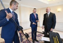 Prezident İlham Əliyev və Peter Pelleqrini bir-birinə xatirə hədiyyələri təqdim ediblər (FOTO/VİDEO)
