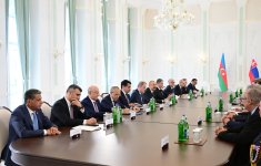 Prezident İlham Əliyevin Şuşada Slovakiya Prezidenti ilə geniş tərkibdə görüşü olub (FOTO)
