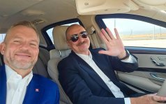 Peter Pelleqrini Prezident İlham Əliyevlə avtomobildə selfi çəkdirib
