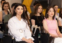 Yelo Bank-ın “Summer Challenge” yay təcrübə proqramı başladı! (FOTO)