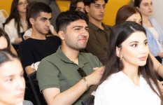 Yelo Bank-ın “Summer Challenge” yay təcrübə proqramı başladı! (FOTO)