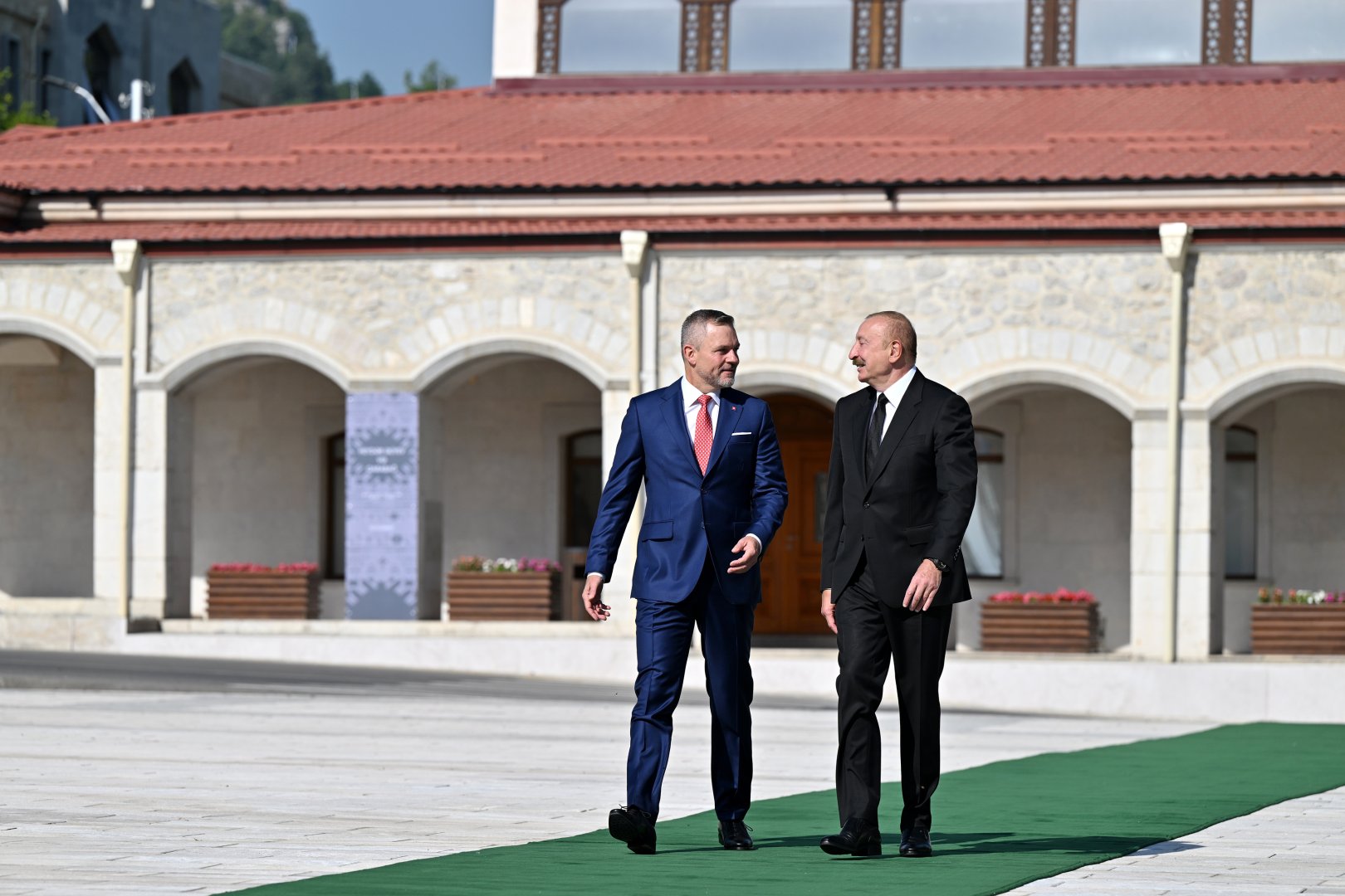 Slovakiya Prezidenti Peter Pelleqrininin Şuşada rəsmi qarşılanma mərasimi olub (FOTO)
