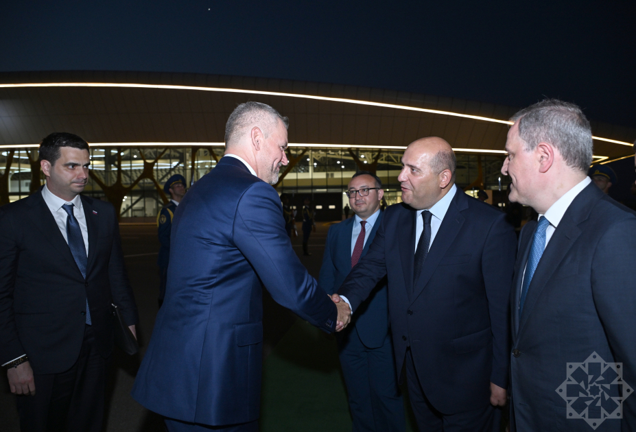Slovakiya Prezidenti Füzuli aeroportundan təyyarə ilə Bakı şəhərinə yola düşüb (FOTO)