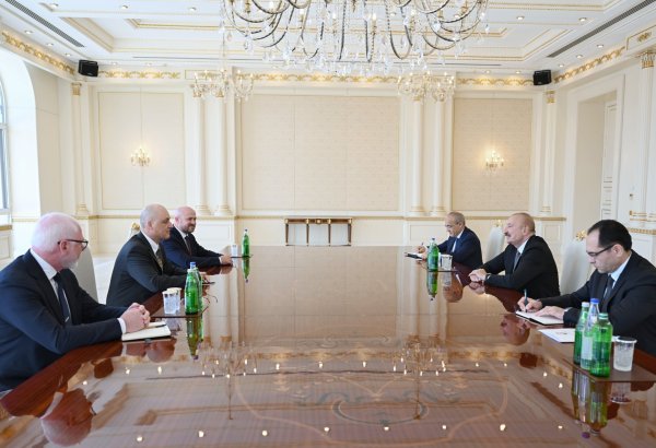 Prezident İlham Əliyev “John Deere” şirkətinin nümayəndə heyətini qəbul edib (FOTO/VİDEO)