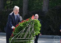 Fələstin dövlətinin Baş naziri Fəxri xiyabanı ziyarət edib (FOTO)