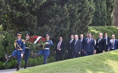 Fələstin dövlətinin Baş naziri Fəxri xiyabanı ziyarət edib (FOTO)