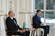 Prezident İlham Əliyev Kambocanın Azərbaycanda yeni təyin olunmuş səfirinin etimadnaməsini qəbul edib (FOTO/VİDEO)