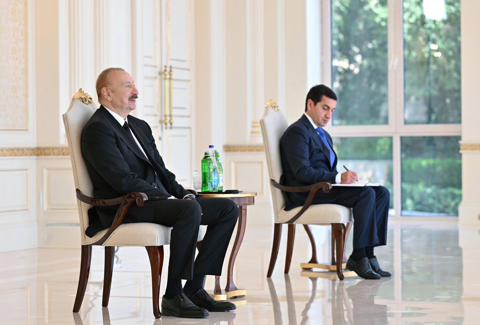 Prezident İlham Əliyev İrlandiyanın Azərbaycanda yeni təyin olunmuş səfirinin etimadnaməsini qəbul edib (FOTO)
