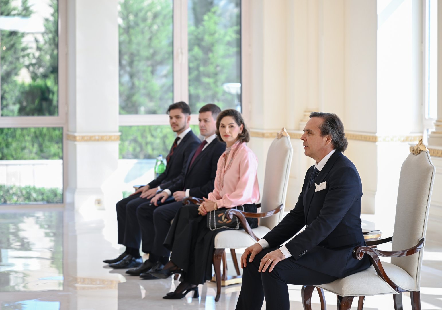 Prezident İlham Əliyev Braziliyanın Azərbaycanda yeni təyin olunmuş səfirinin etimadnaməsini qəbul edib (FOTO)
