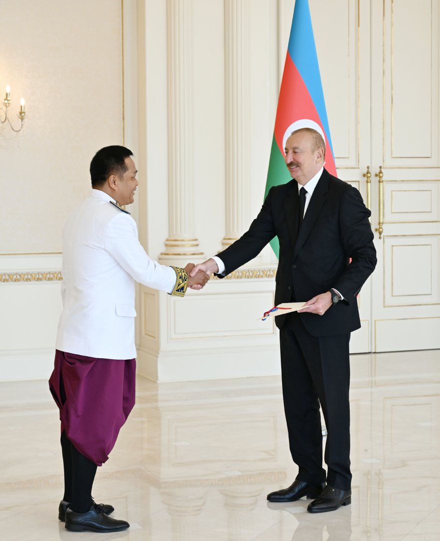 Prezident İlham Əliyev Kambocanın Azərbaycanda yeni təyin olunmuş səfirinin etimadnaməsini qəbul edib (FOTO/VİDEO)