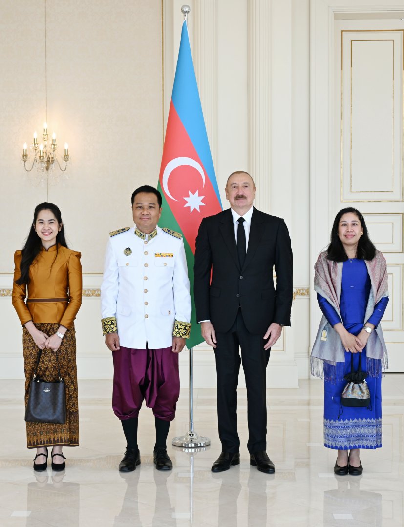 Prezident İlham Əliyev Kambocanın Azərbaycanda yeni təyin olunmuş səfirinin etimadnaməsini qəbul edib (FOTO/VİDEO)