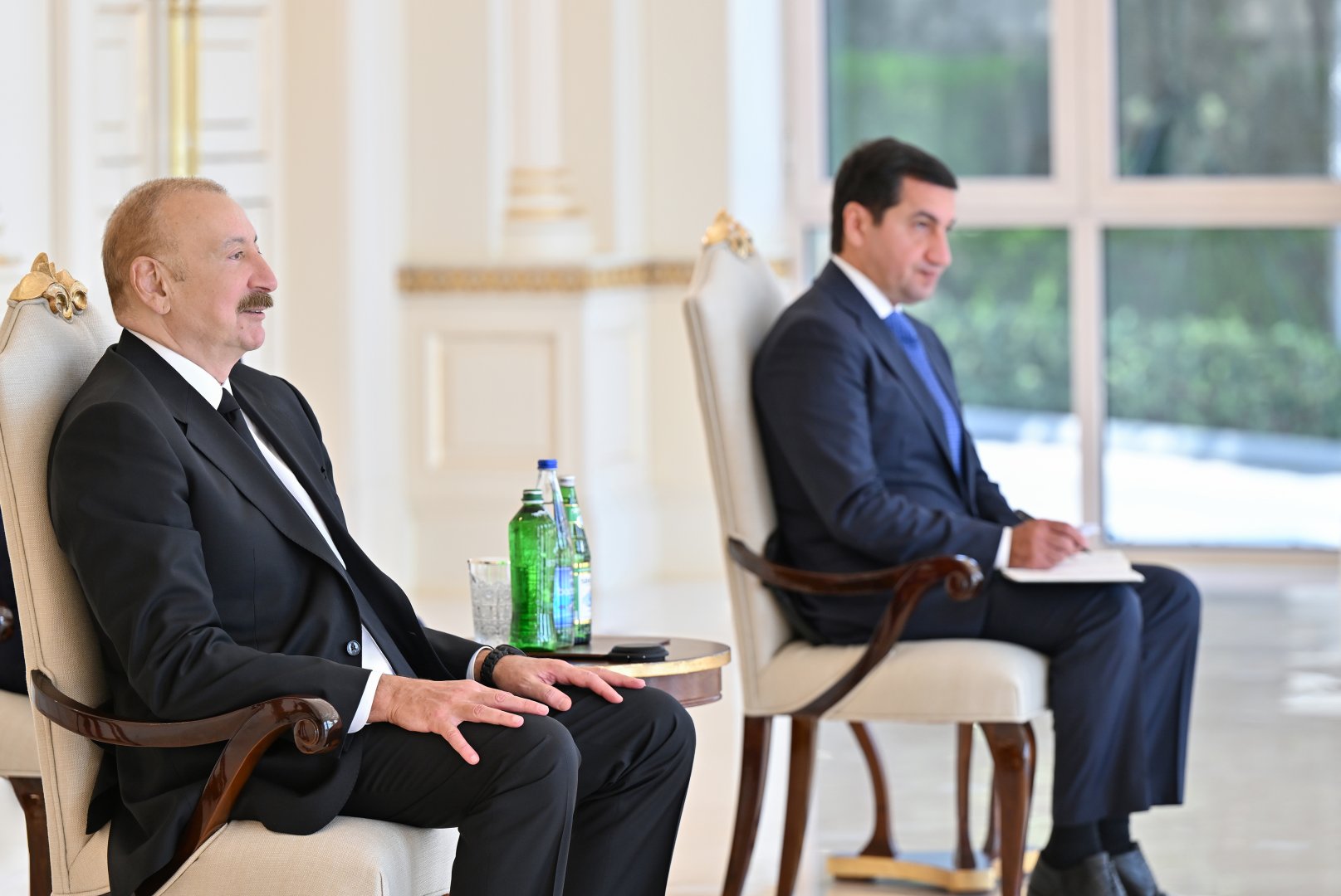 Prezident İlham Əliyev Omanın Azərbaycanda yeni təyin olunmuş səfirinin etimadnaməsini qəbul edib (FOTO)
