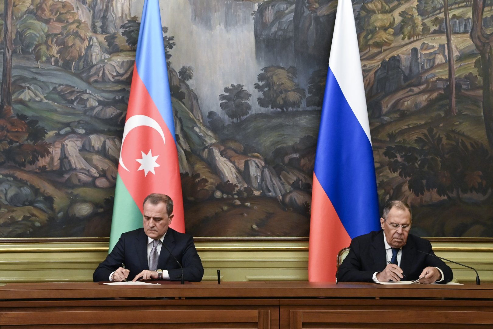 Ceyhun Bayramovla Sergey Lavrov arasında Moskvada təkbətək görüş keçirilib (FOTO)