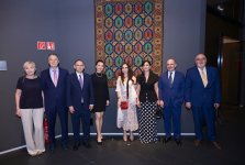 Heydər Əliyev Fondunun vitse-prezidenti Leyla Əliyeva Budapeştdə “Azərbaycan xalçaları – ənənədən müasir incəsənətə” sərgisinin təqdimatında iştirak edib (FOTO)