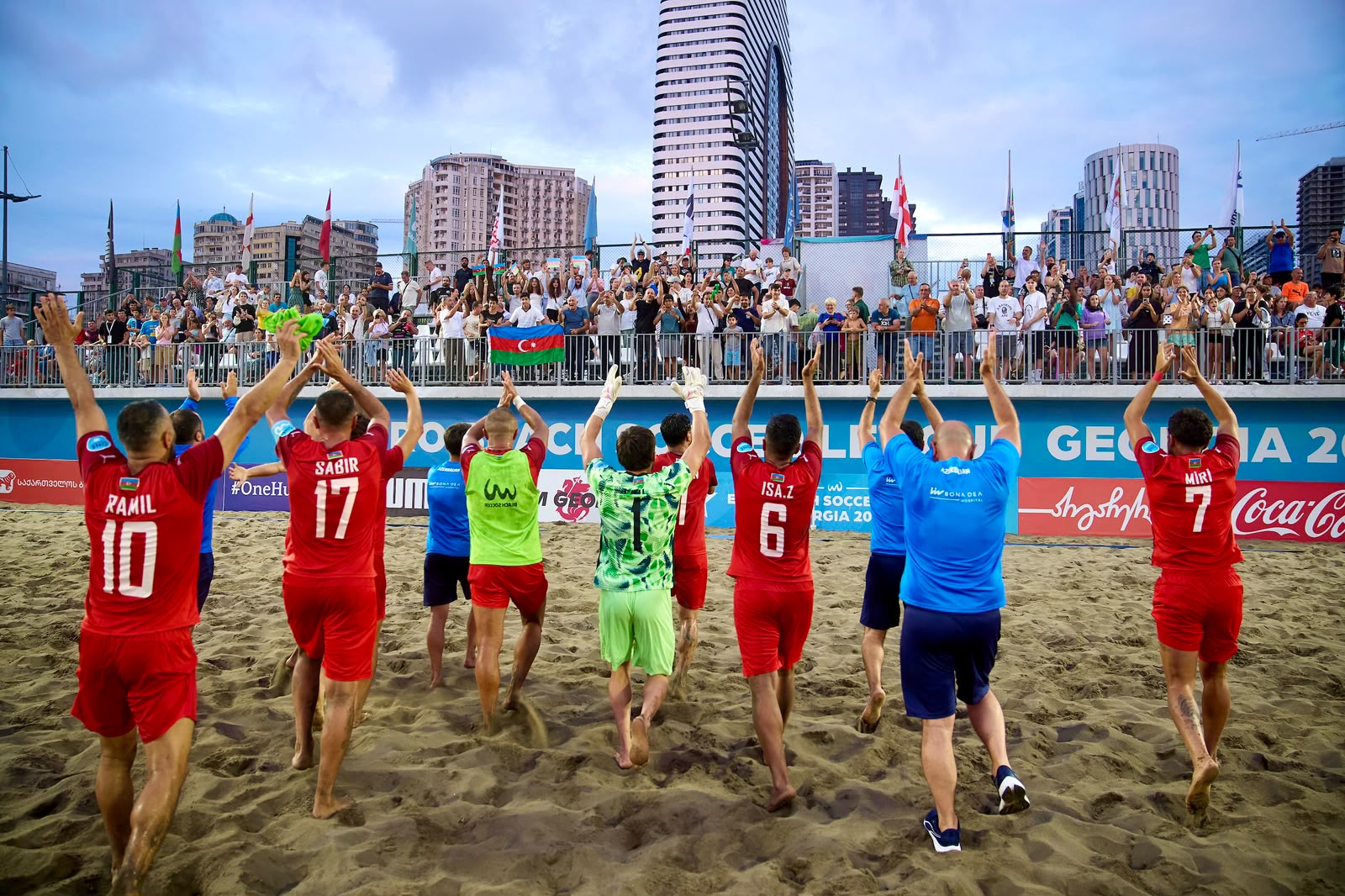 Çimərlik futbolu üzrə Azərbaycan millisi Avropa çempionatının B Liqasının qalibi olub (FOTO)