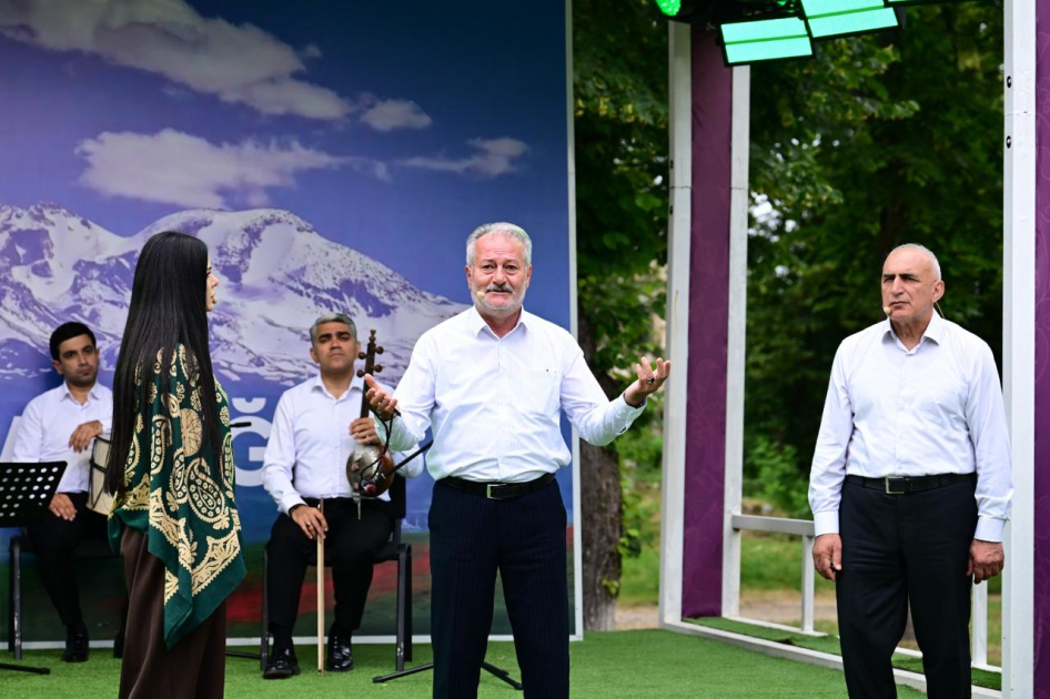 Şuşada “Sözün həsrəti–Heydərbabaya salam" adlı bədii-musiqili kompozisiya nümayiş olunub (FOTO)