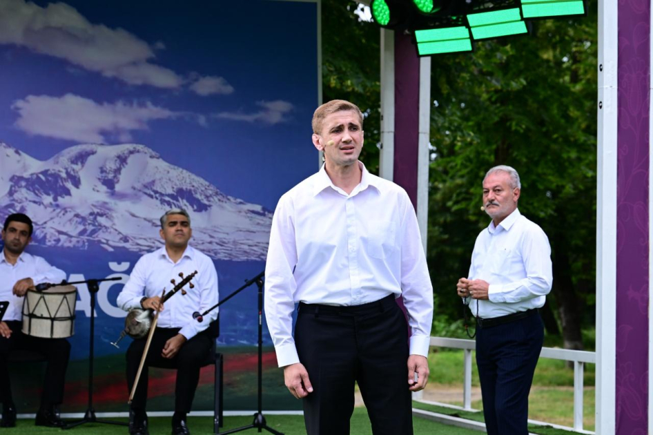 Şuşada “Sözün həsrəti–Heydərbabaya salam" adlı bədii-musiqili kompozisiya nümayiş olunub (FOTO)