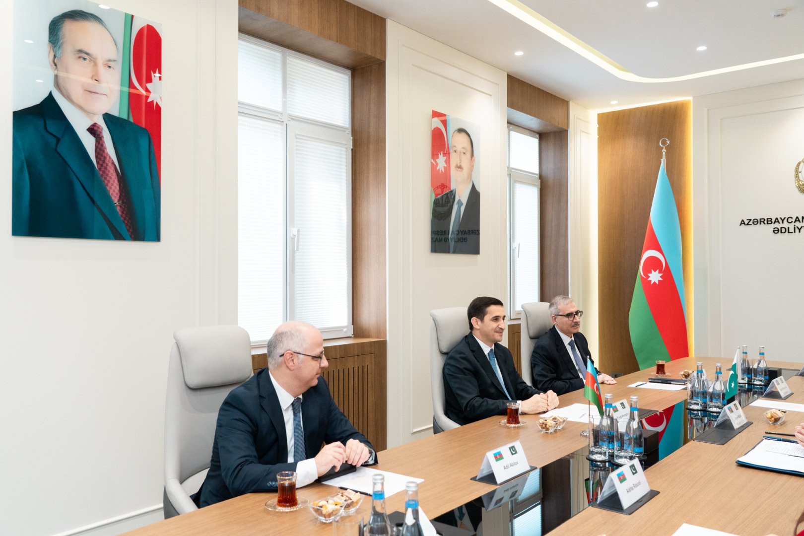 Fərid Əhmədov Pakistanın hüquq və ədliyyə üzrə dövlət naziri ilə görüşüb (FOTO)