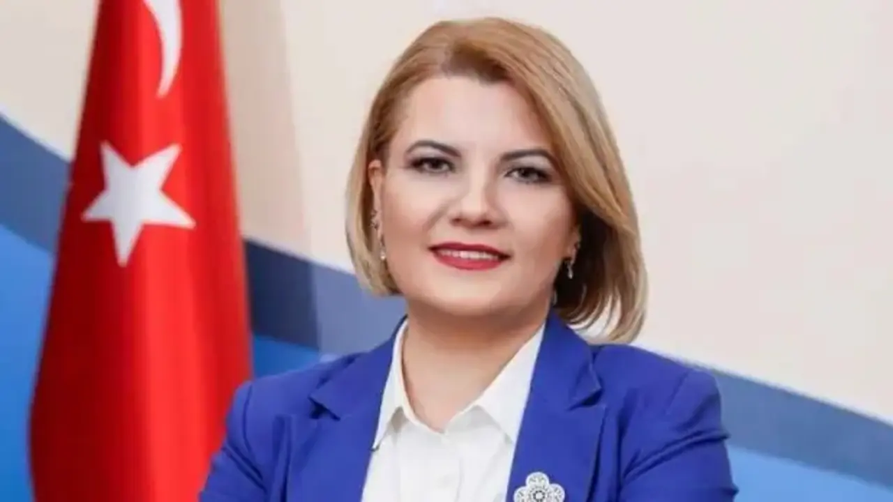 Türkiyədə bələdiyyə sədri həyat yoldaşı ilə birgə saxlanılıb (FOTO)