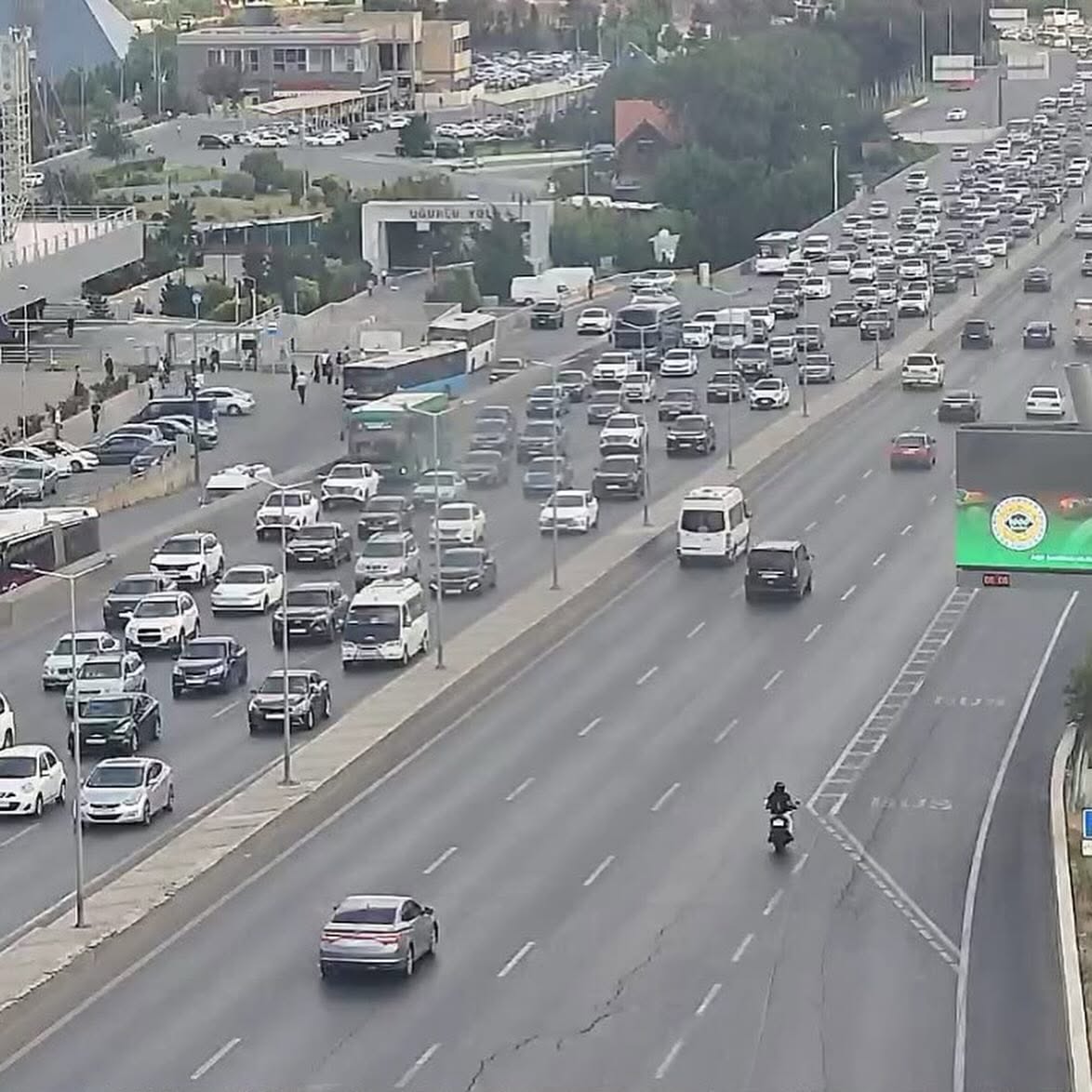 DİQQƏT: Bu yollarda tıxac var - SİYAHI (FOTO)