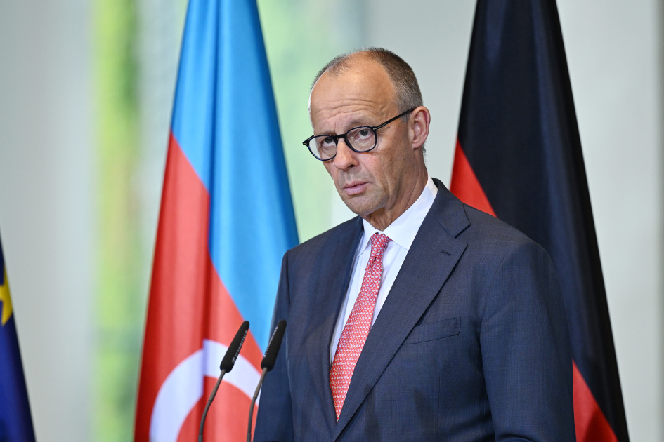 Prezident İlham Əliyev və Federal Kansler Fridrix Merts mətbuata bəyanatlarla çıxış ediblər (FOO)
