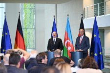 Prezident İlham Əliyev və Federal Kansler Fridrix Merts mətbuata bəyanatlarla çıxış ediblər (FOO)