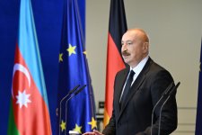 Prezident İlham Əliyev və Federal Kansler Fridrix Merts mətbuata bəyanatlarla çıxış ediblər (FOO)