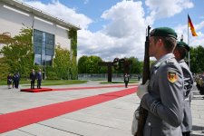 Prezident İlham Əliyevin Berlində rəsmi qarşılanma mərasimi keçirilib (FOTO)