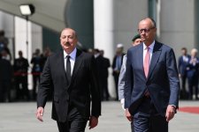 Prezident İlham Əliyevin Berlində rəsmi qarşılanma mərasimi keçirilib (FOTO)