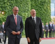 Prezident İlham Əliyevin Berlində rəsmi qarşılanma mərasimi keçirilib (FOTO)
