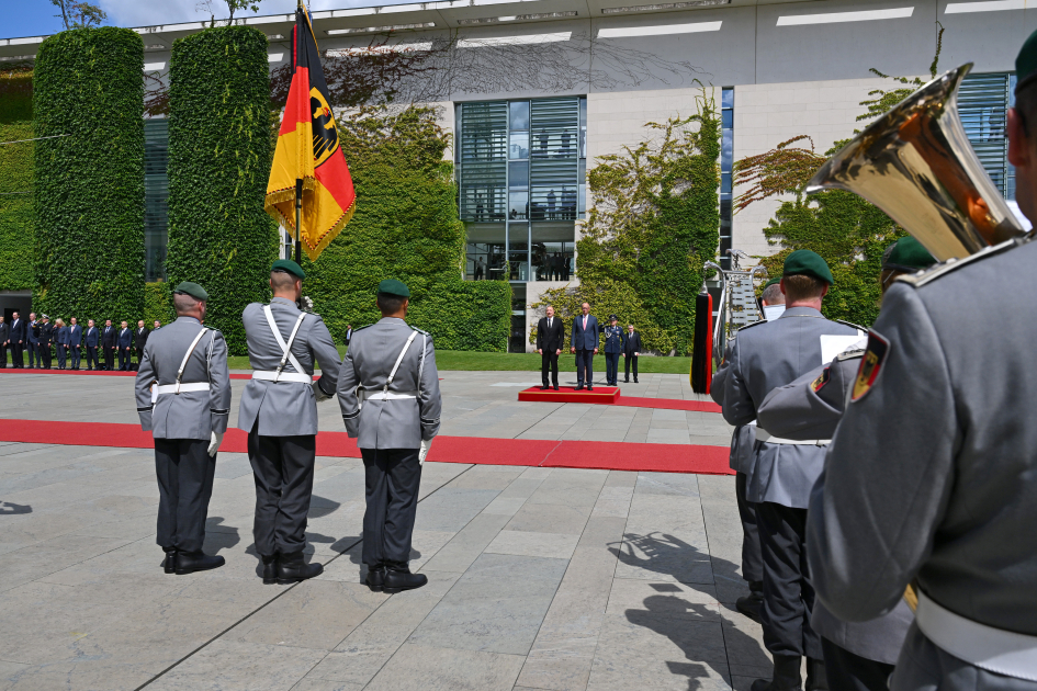 Prezident İlham Əliyevin Berlində rəsmi qarşılanma mərasimi keçirilib (FOTO)