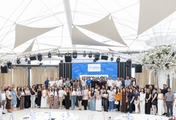 Azərbaycan Hava Yolları Milli Mətbuat Günü münasibətilə media nümayəndələri üçün intellektual yarış təşkil edib (FOTO)