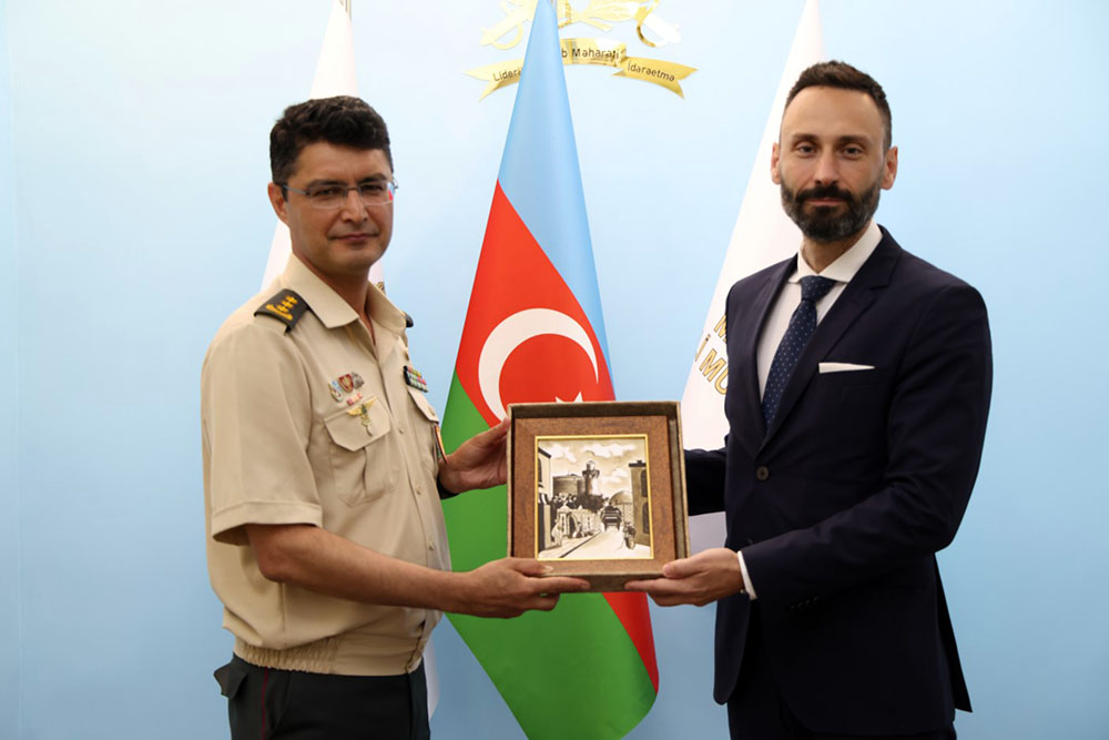 Azərbaycan və Serbiya hərbi təhsil sahəsində əməkdaşlığı müzakirə edib (FOTO)