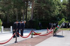 22 iyul – Milli Mətbuat Günü ilə əlaqədar Fəxri xiyaban ziyarət edilib (FOTO)