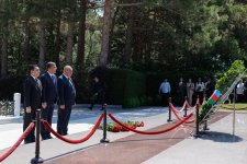 22 iyul – Milli Mətbuat Günü ilə əlaqədar Fəxri xiyaban ziyarət edilib (FOTO)