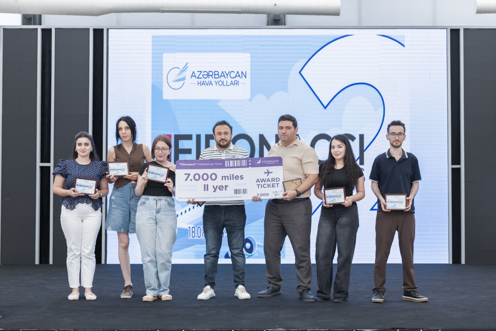 Azərbaycan Hava Yolları Milli Mətbuat Günü münasibətilə media nümayəndələri üçün intellektual yarış təşkil edib (FOTO)