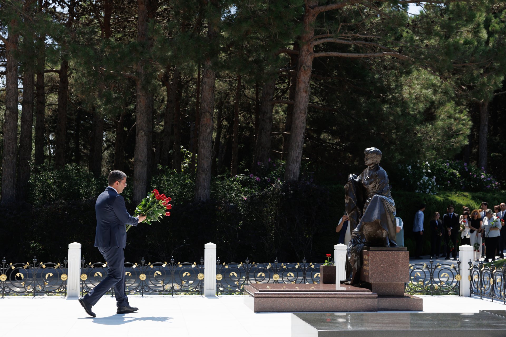 22 iyul – Milli Mətbuat Günü ilə əlaqədar Fəxri xiyaban ziyarət edilib (FOTO)