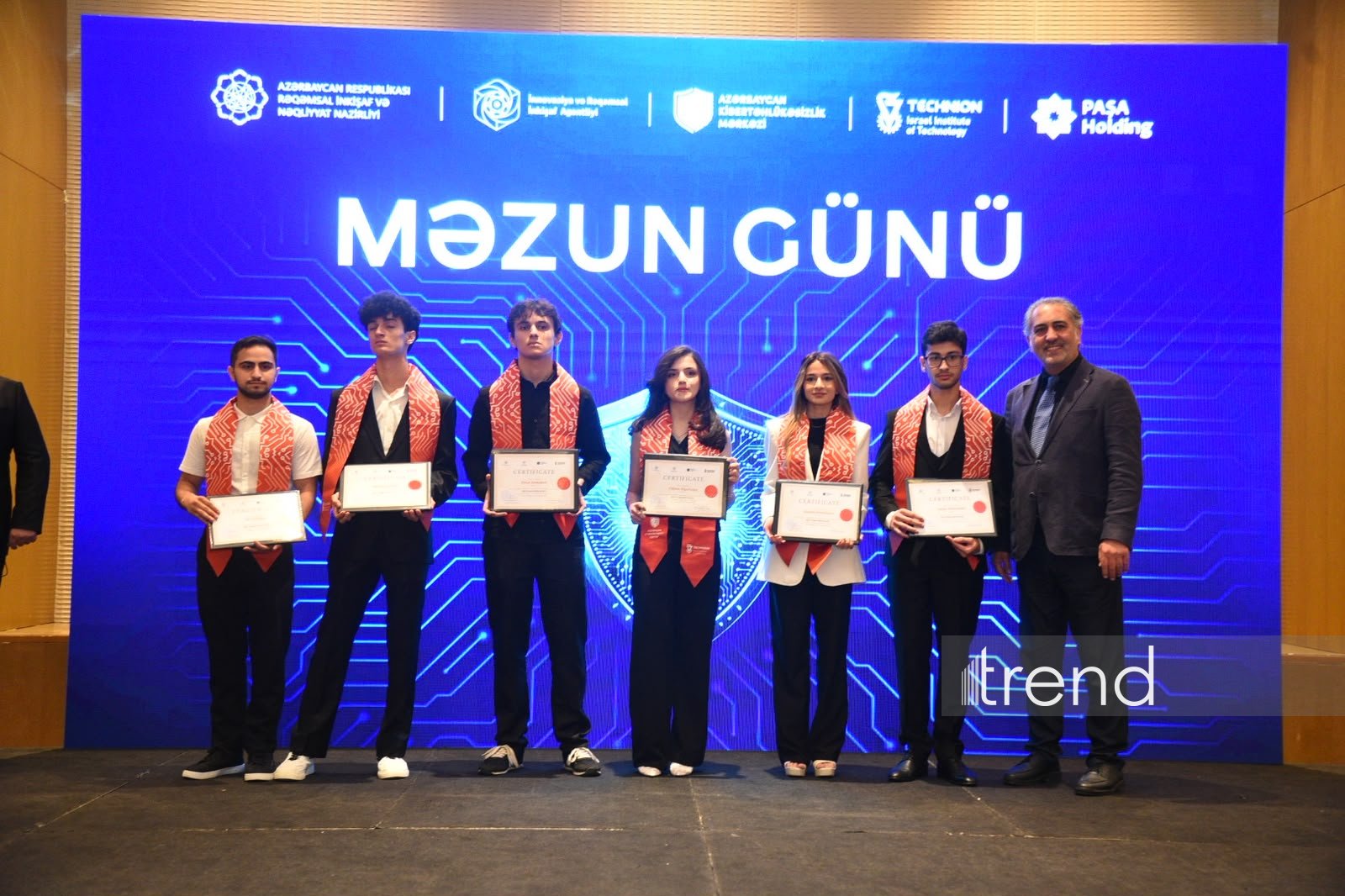 Daha 100 nəfər Azərbaycan Kibertəhlükəsizlik Mərkəzindən məzun olub (FOTO)