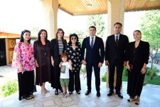 Adil Kərimli Flora Kərimovanı yubileyi münasibətilə ziyarət edib (FOTO)