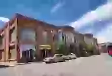 Gəncədə yerləşən iri ticarət mərkəzi hərraca çıxarılıb (FOTO)